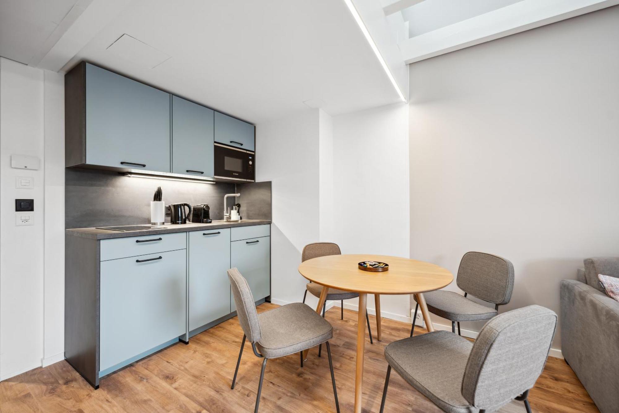 Limehome Basel Muenzgasse Room photo