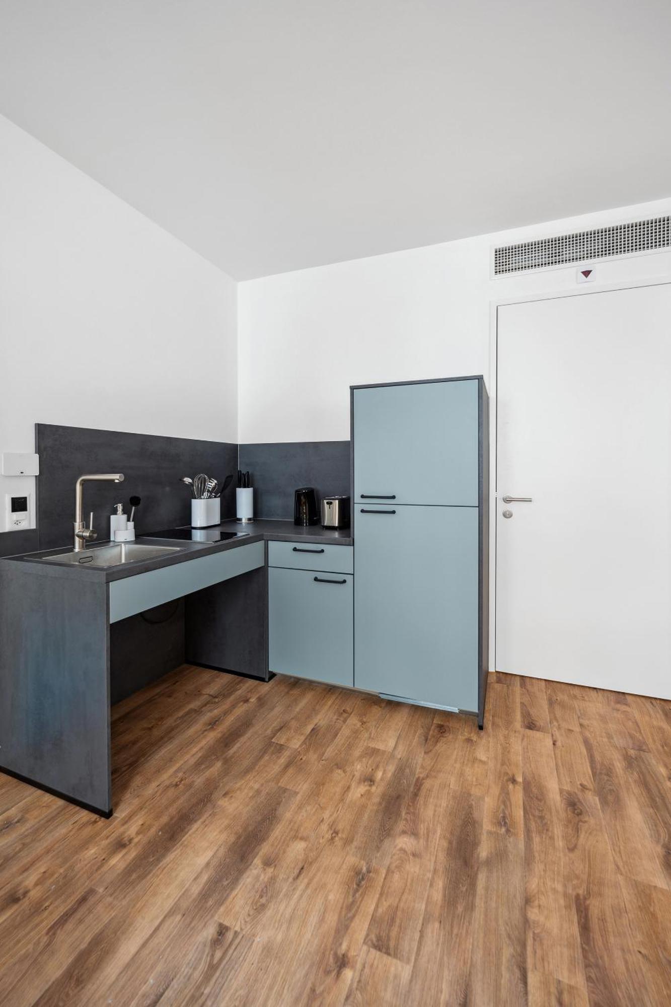 Limehome Basel Muenzgasse Room photo