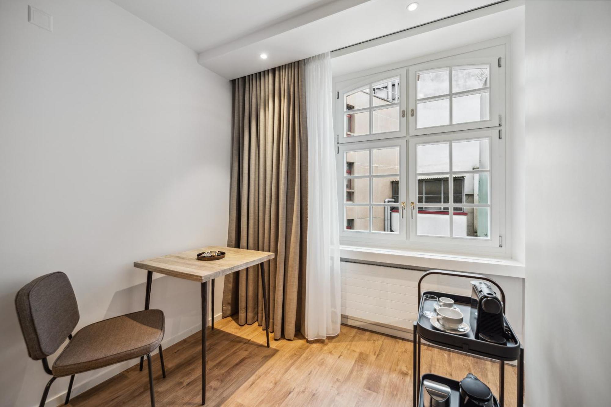 Limehome Basel Muenzgasse Room photo