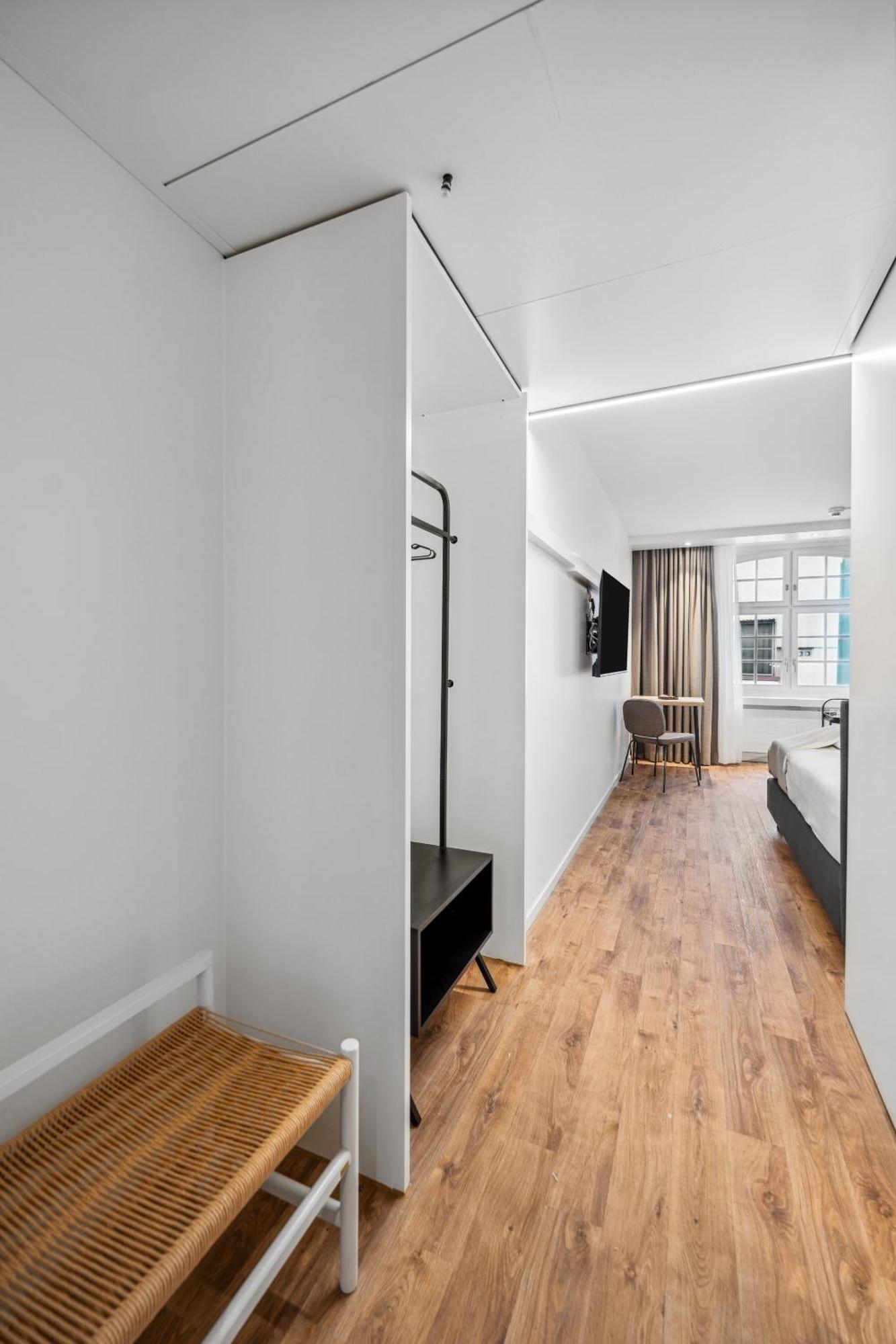 Limehome Basel Muenzgasse Room photo